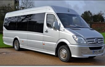 Why 16 Seater Minibus Hire is the Best Choice Over the Train 16 Seater Minibus Hire