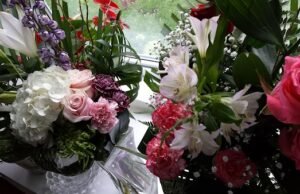 Same-Day Flower Delivery in North York – Brighten Someone’s Day with Bloomen