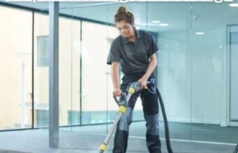 What Equipment Do Carpet Cleaning Services Use?