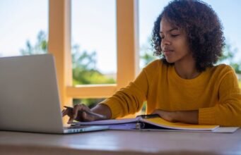 Dell Chromebook vs. Other Student Laptops: Which Offers the Best Value? Dell Chromebook