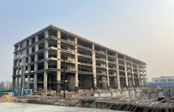 Grey Structure Construction in Lahore: Costs, Process & Trends 2025 and power