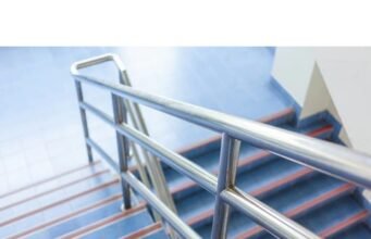 Stainless Steel Handrails for Stairs: The Ideal Fit for UAE Commercial Projects Stainless Steel Handrails for Stairs: The Ideal Fit for UAE Commercial Projects