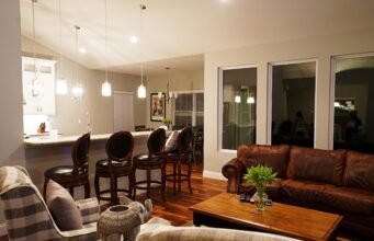 Choosing the Right Outdoor Lights: A Complete Guide to Wall-Mounted Lighting Solutions