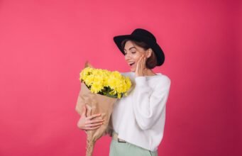 Send Flowers to Delhi with Free Home Delivery: Best Budget-Friendly Options send flowers to Delhi